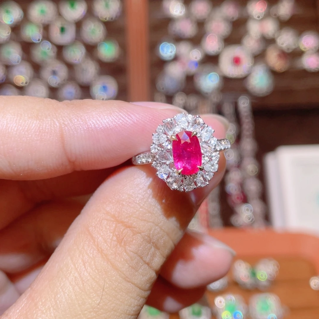 18K金镶嵌戒指红宝石1.1ct 无烧鸽血