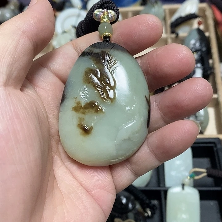 用***9和田玉未镶嵌颈饰