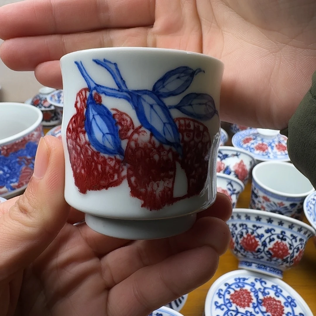 青花釉里红竹节荔枝杯