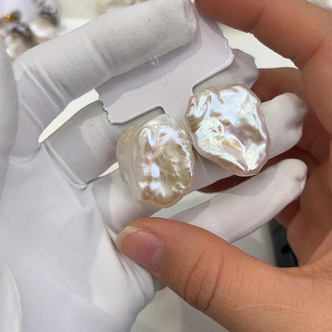 淡水珍珠银S925镶嵌耳饰