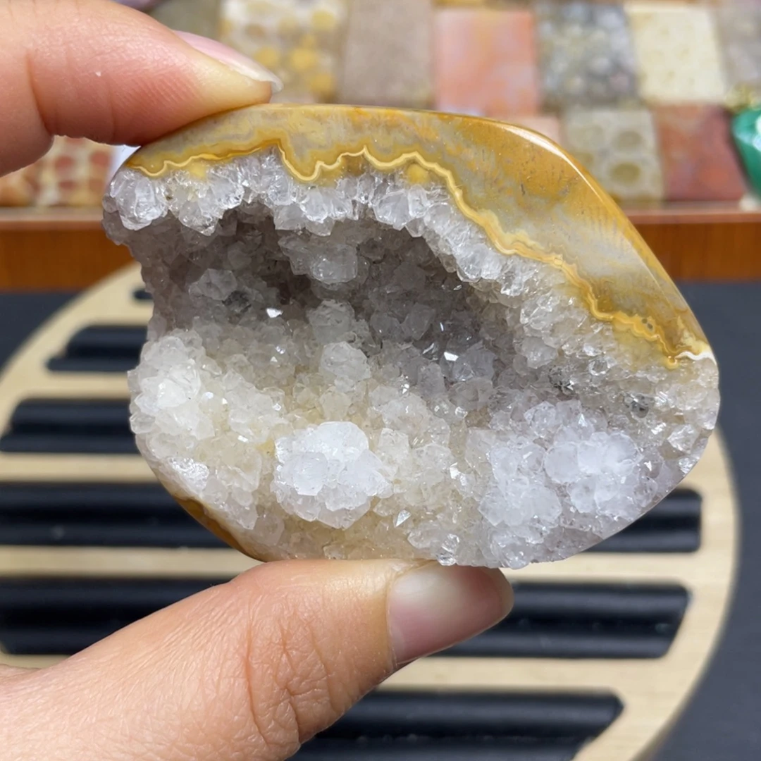 硅化玉未镶嵌颈饰k5