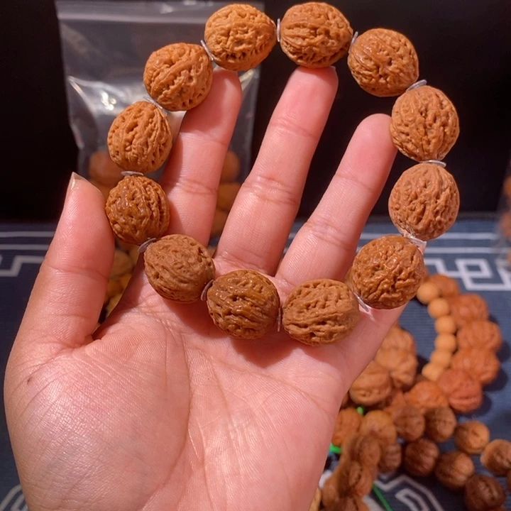 手串文玩核桃……50