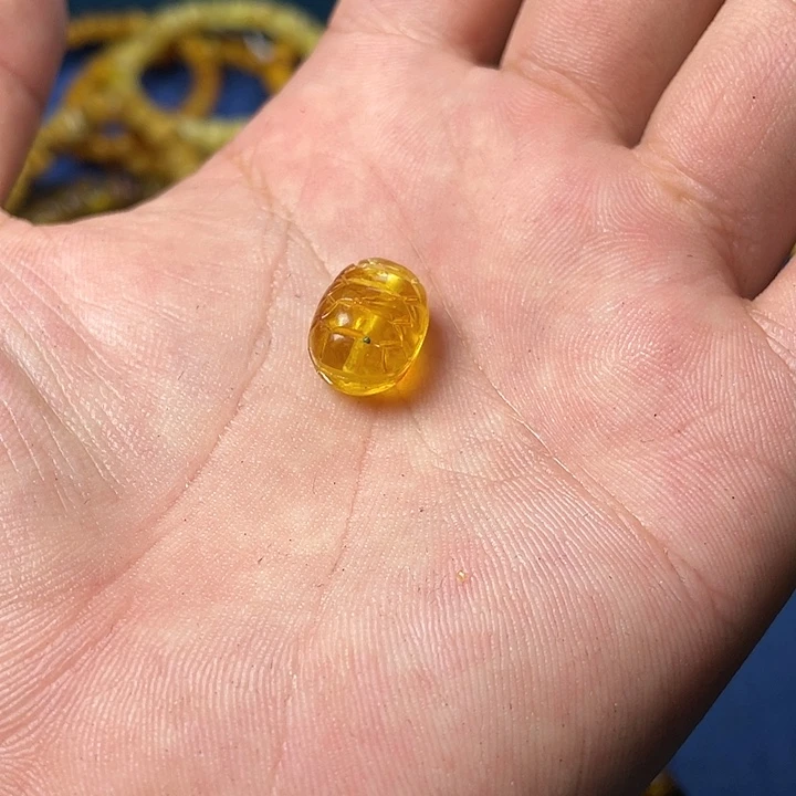 未镶嵌琥珀珠宝奇石