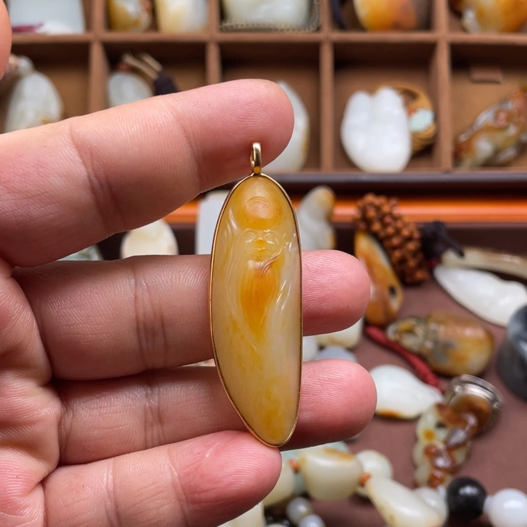 一***姜和田玉未镶嵌挂件