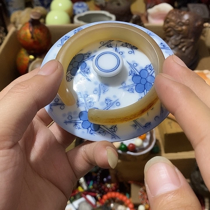 瓷器工艺精湛精细
