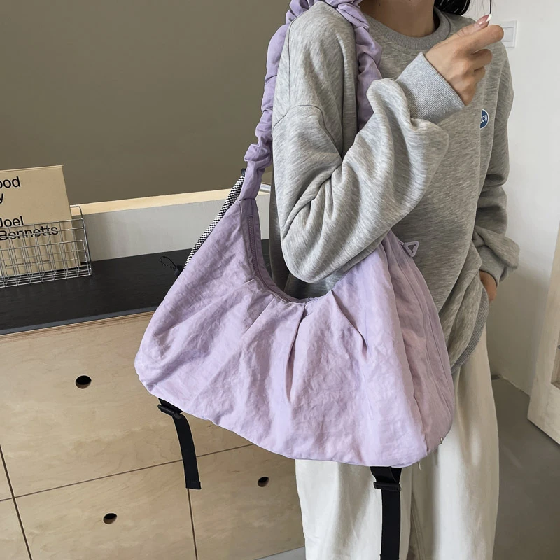 单肩瑜伽包休闲大容量旅行包多功能简约健身包