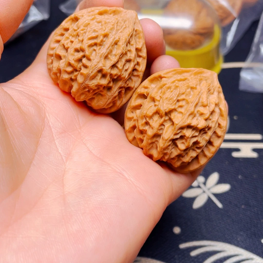 吊坠文玩核桃金牛一对