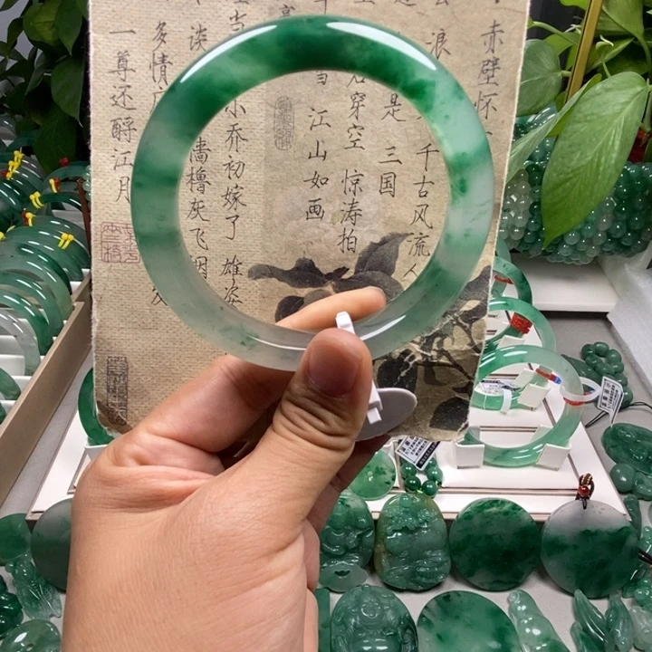 未镶嵌手镯石英质玉