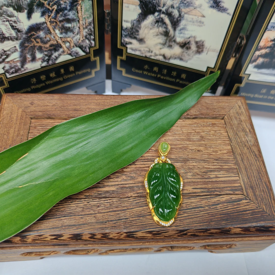 和田玉碧玉上品精美金枝玉叶挂件