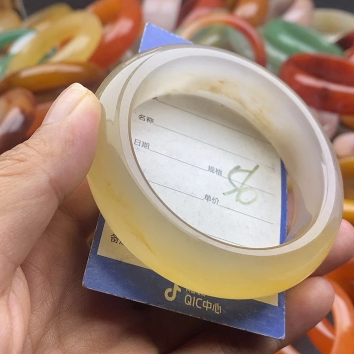 石英质玉手镯未镶嵌