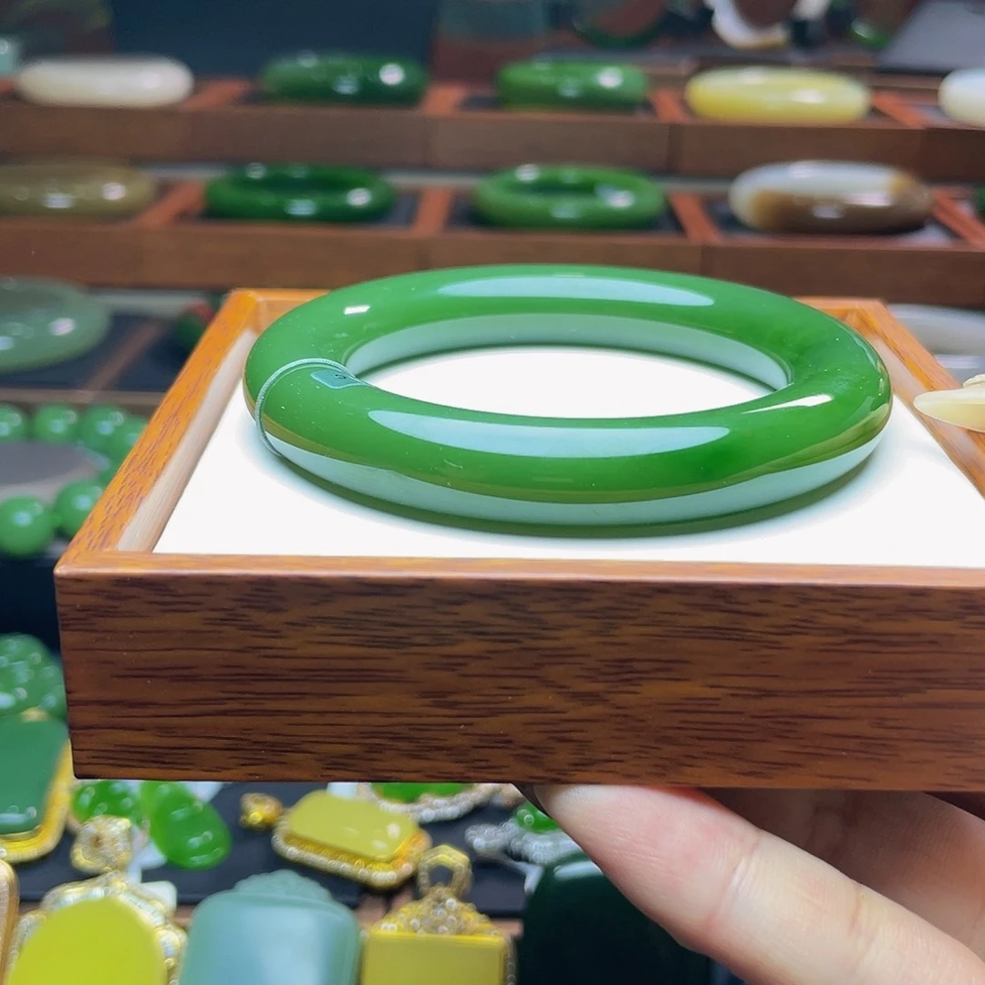 和田玉和田玉碧玉手镯56未镶嵌