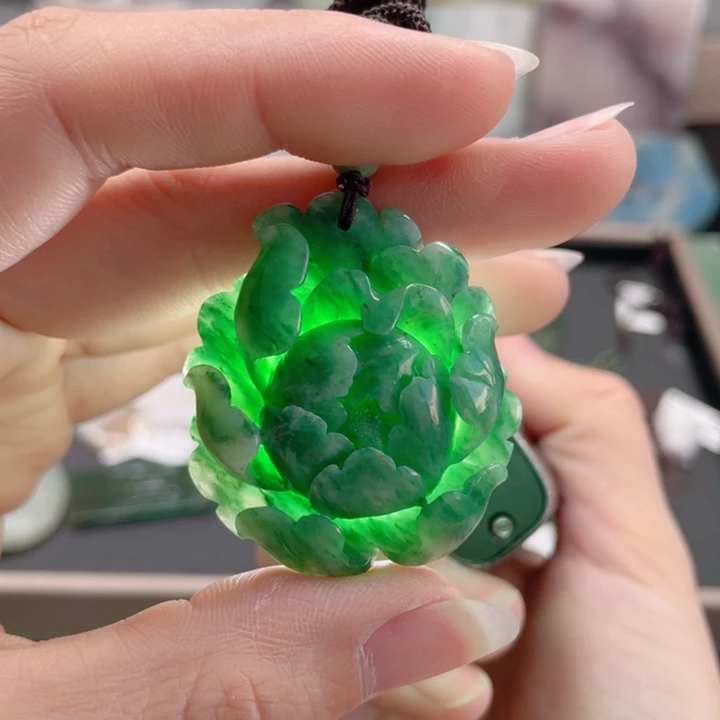 独山玉未镶嵌颈饰