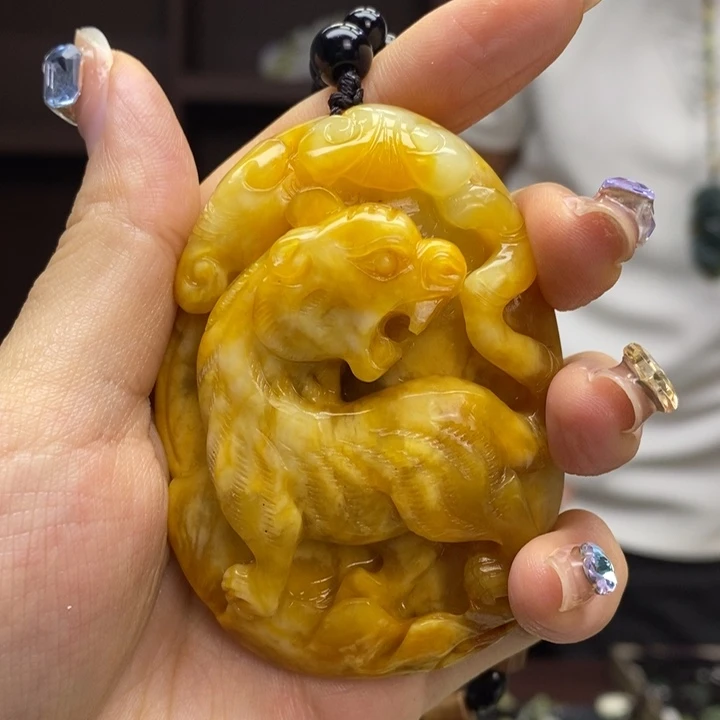 源****蛇纹石玉未镶嵌颈饰