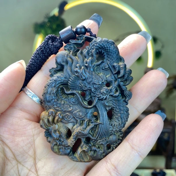 双面镂空龙牌木质文玩