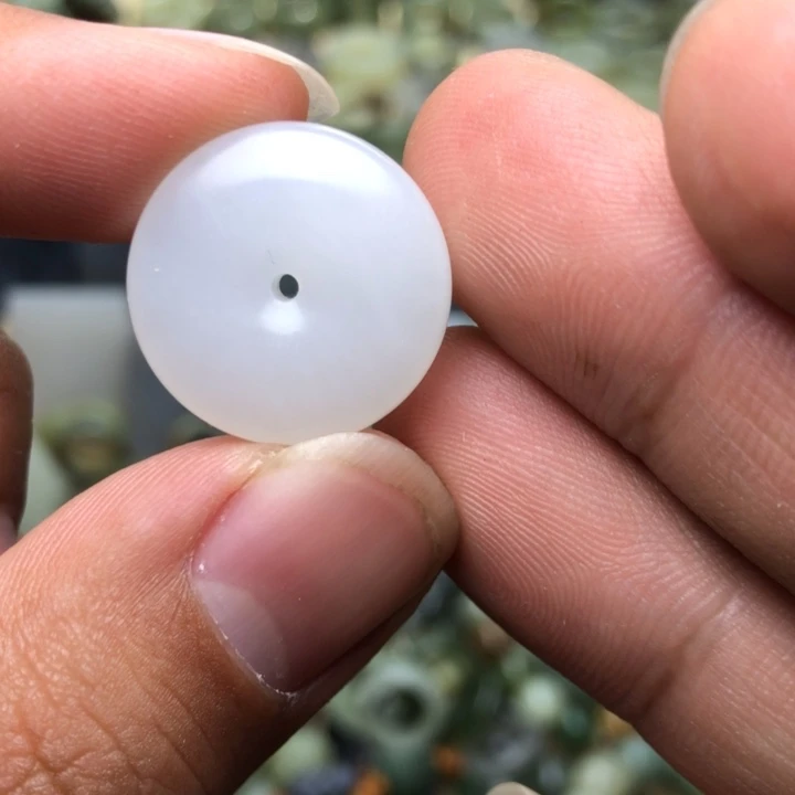 和田玉颈饰未镶嵌穆**享