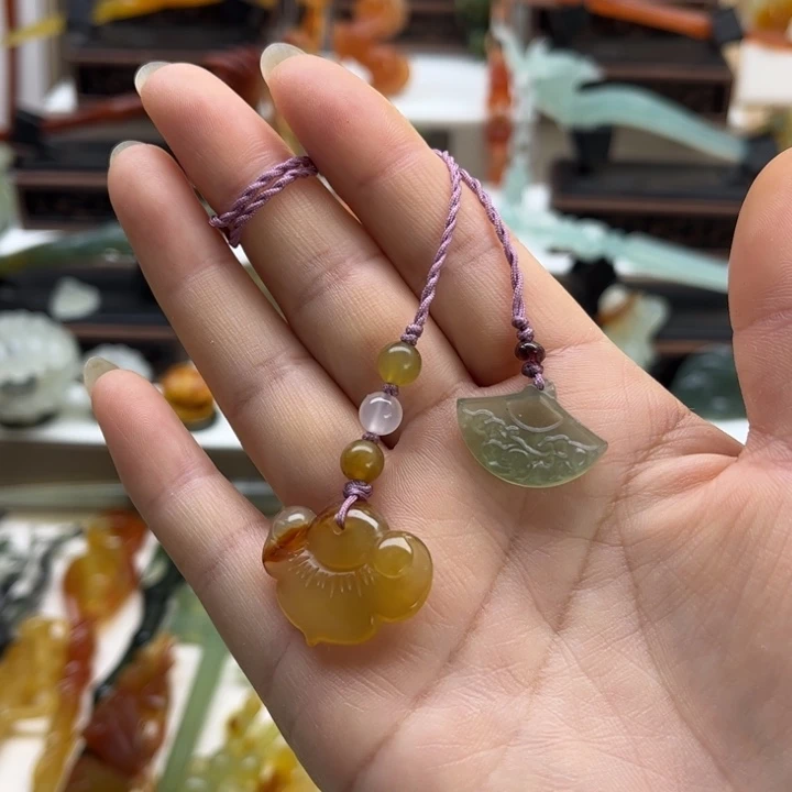 蛇纹石玉未镶嵌挂坠