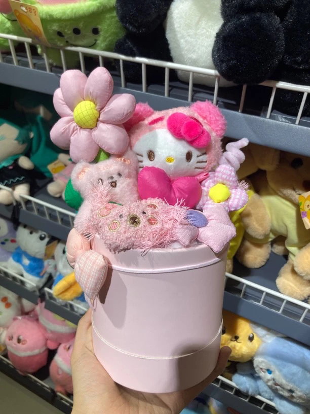 卡通玩偶花束抱抱桶生日礼物女生送闺蜜女孩可爱成品