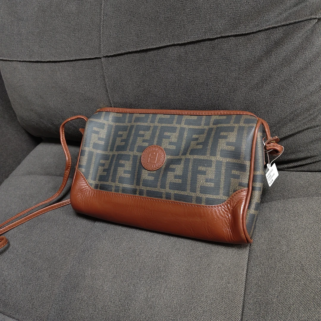 95新 FENDI/芬迪 G专属/芬迪斜挎包/06046