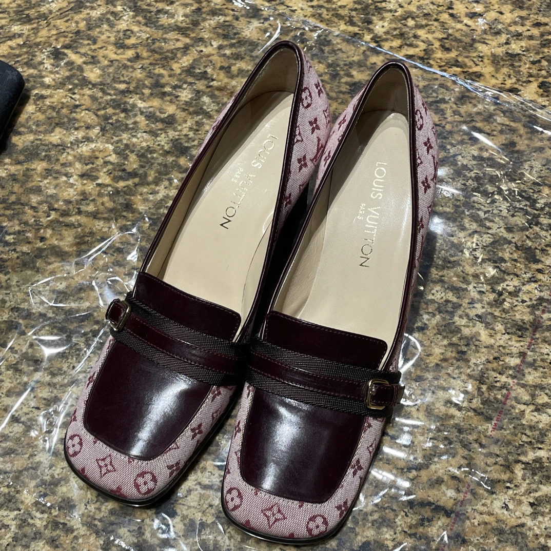 95新 LouisVuitton/路易威登 夏七中古/lv树莓粉鞋子