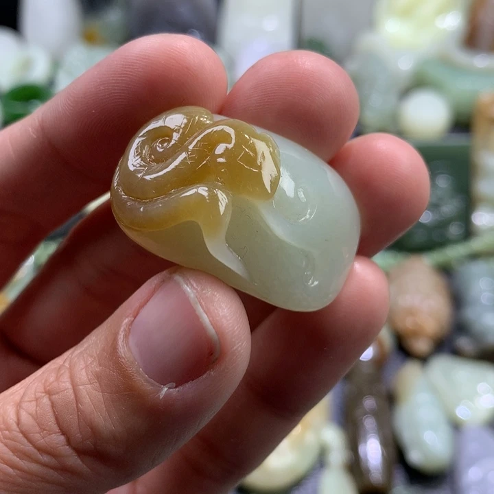 和田玉颈饰未镶嵌