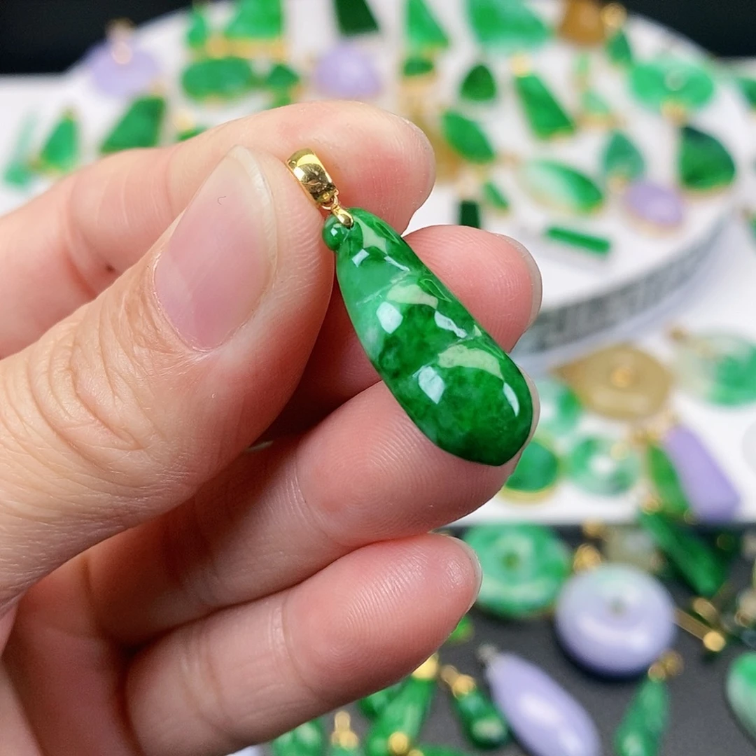 翡翠吊坠(不含链)18K金镶嵌