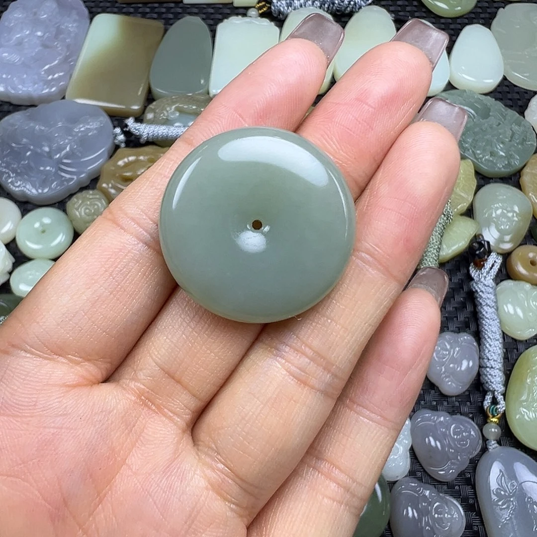 和田玉未镶嵌颈饰卡30