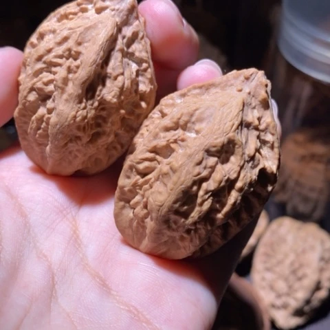 把件文玩核桃东北野生楸子小园 135