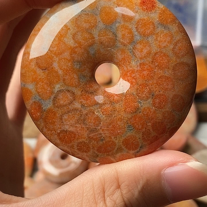 C***B硅化珊瑚未镶嵌颈饰