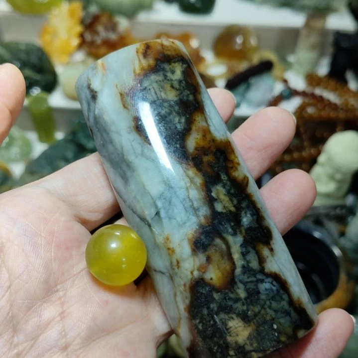 水***了未镶嵌岫玉手把件款式
