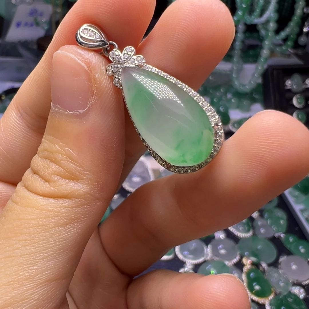 石英质玉未镶嵌颈饰