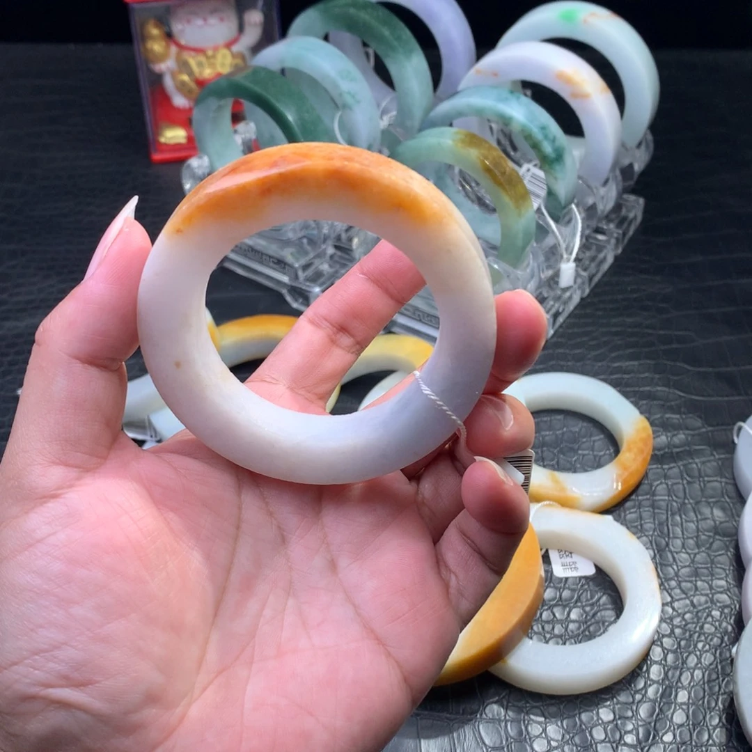 定制翡翠未镶嵌手镯