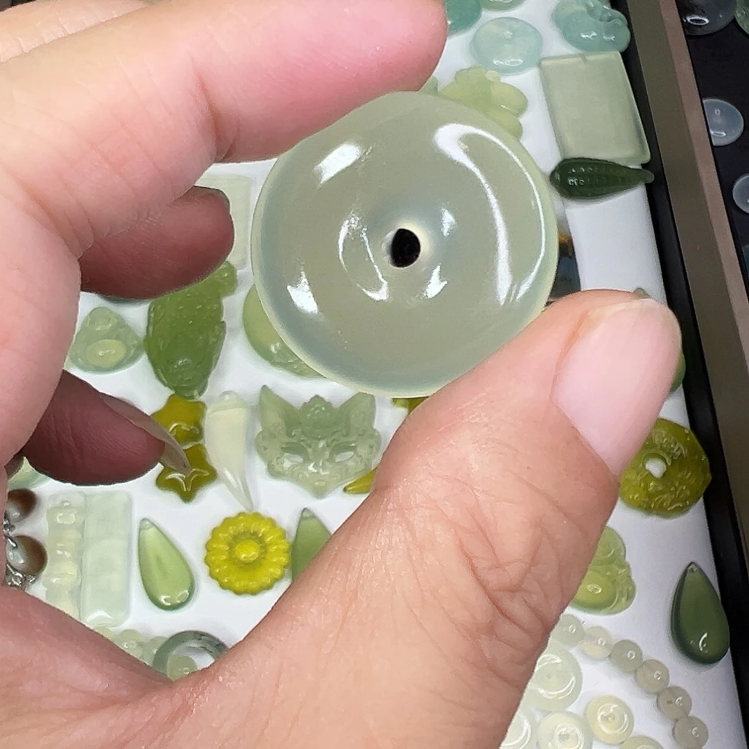 岫玉未镶嵌颈饰精品高冰平安扣
