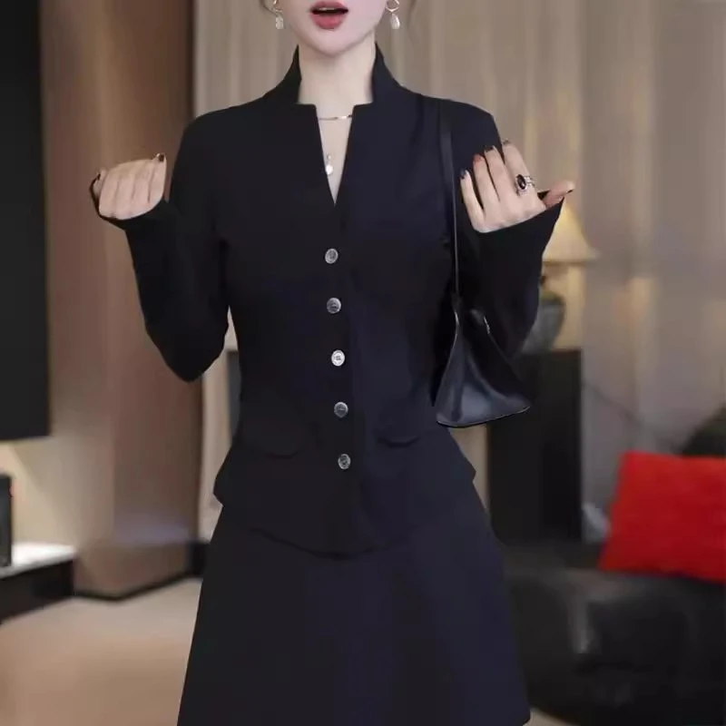 法式气质V领长袖开衫女秋季新款洋气修身显瘦高级感百搭上衣外套