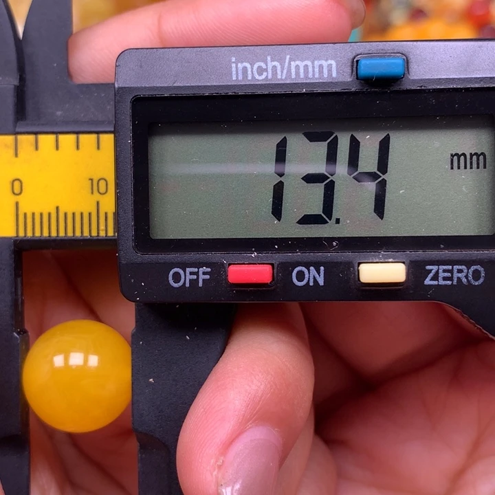 非金属仿琥珀配饰35