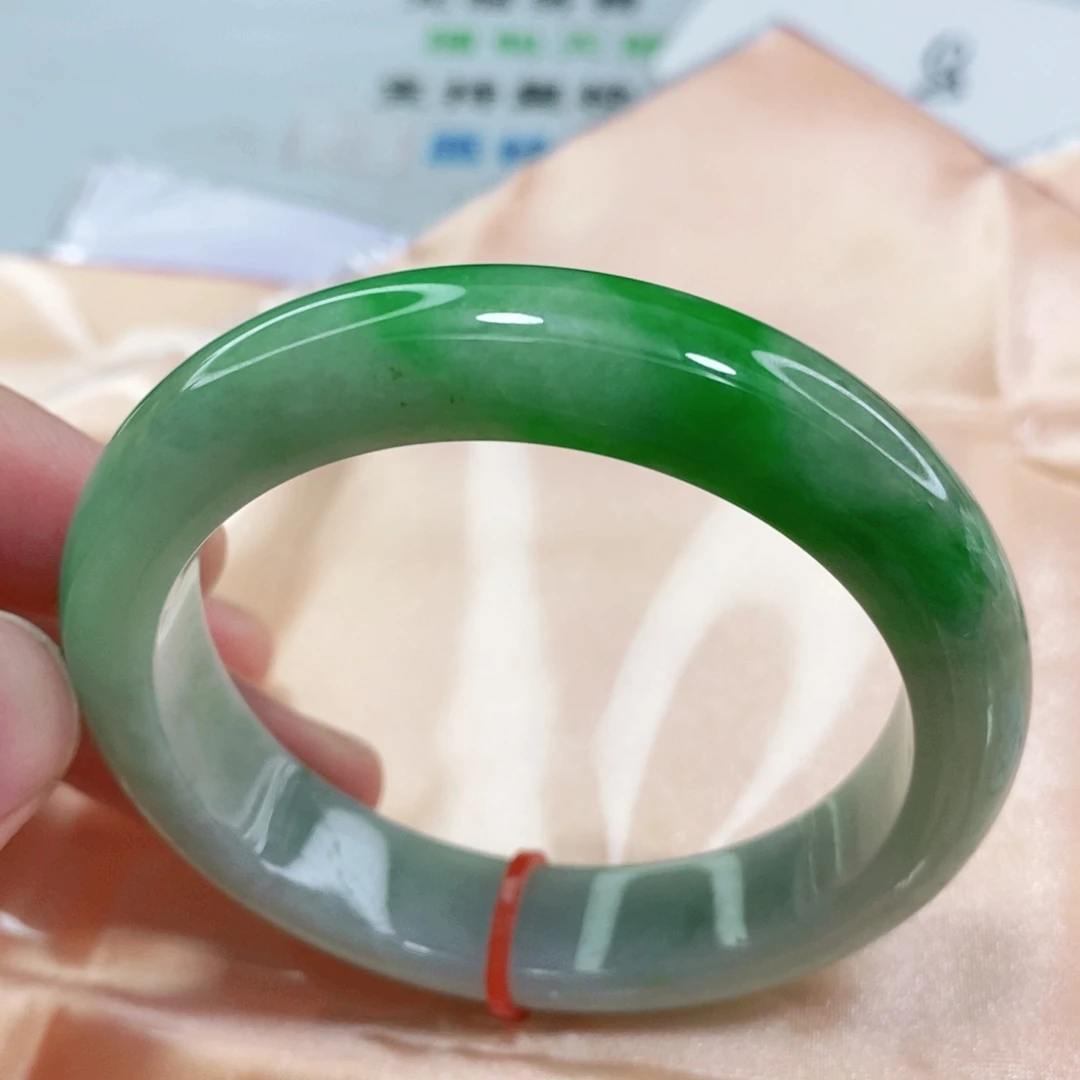 翡翠手镯未镶嵌町****颖52.7圈口