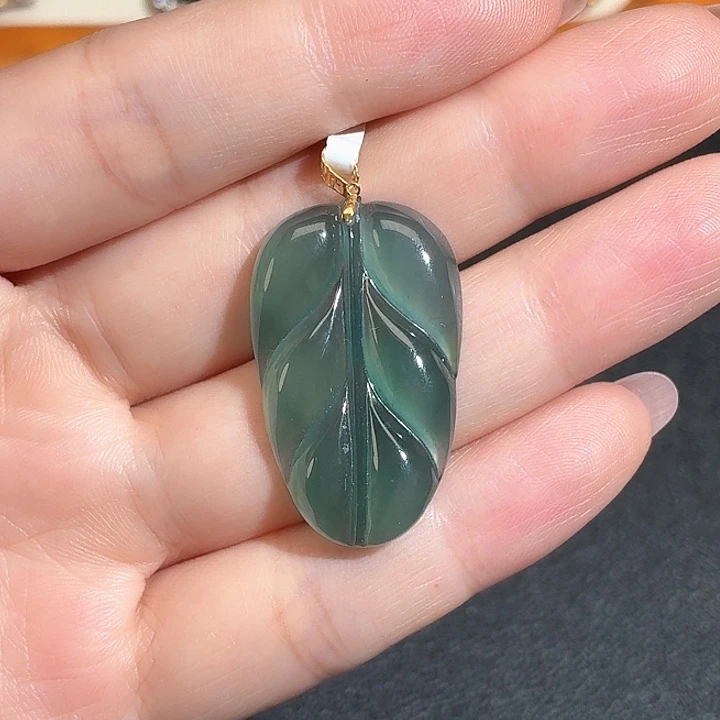 翡翠合金颈饰翡翠