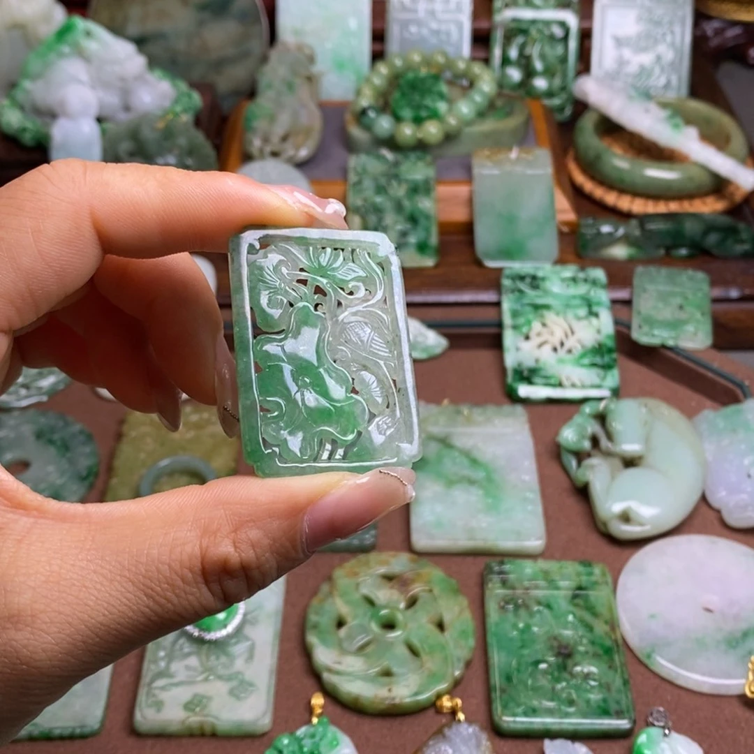 翡翠挂件未镶嵌大*哥