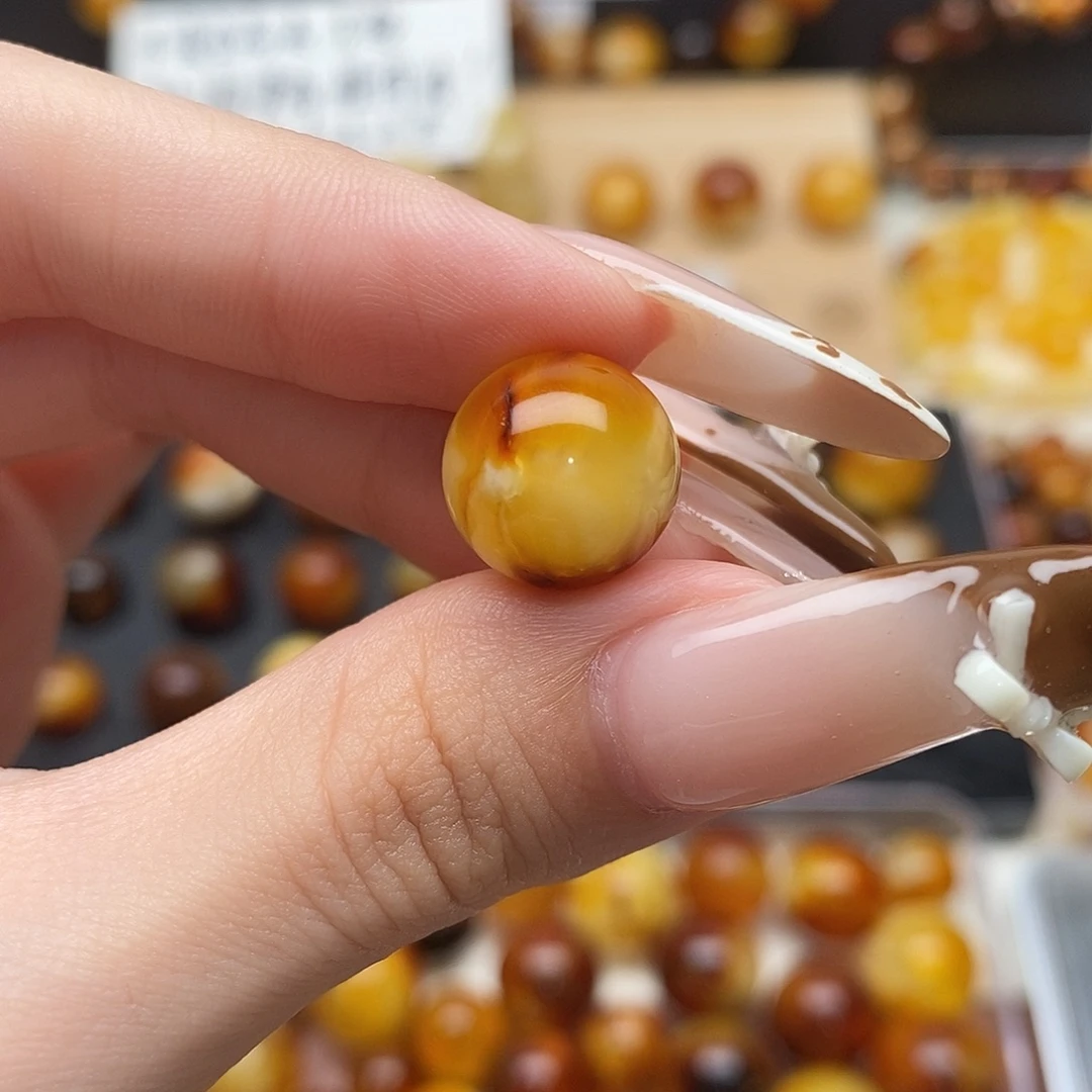 梦***秦裸石虫珀未镶嵌蜜蜡