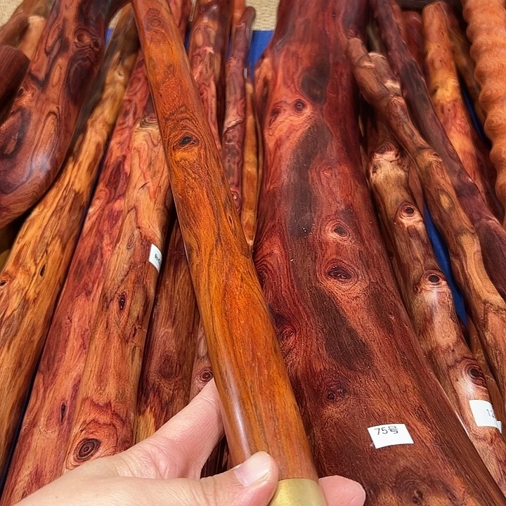 芳***负木长92厘米满鬼脸拐杖