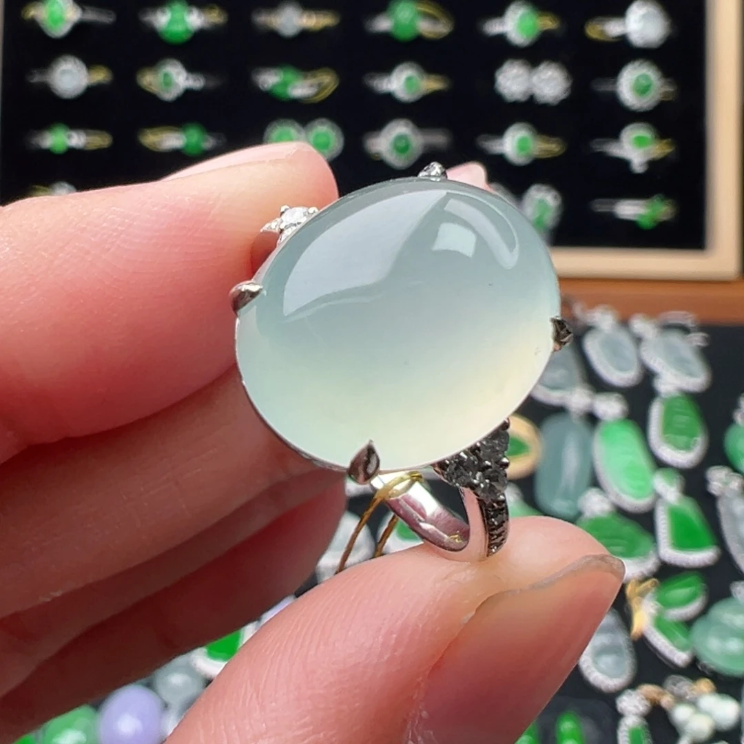 翡翠18K金镶嵌颈饰戒指