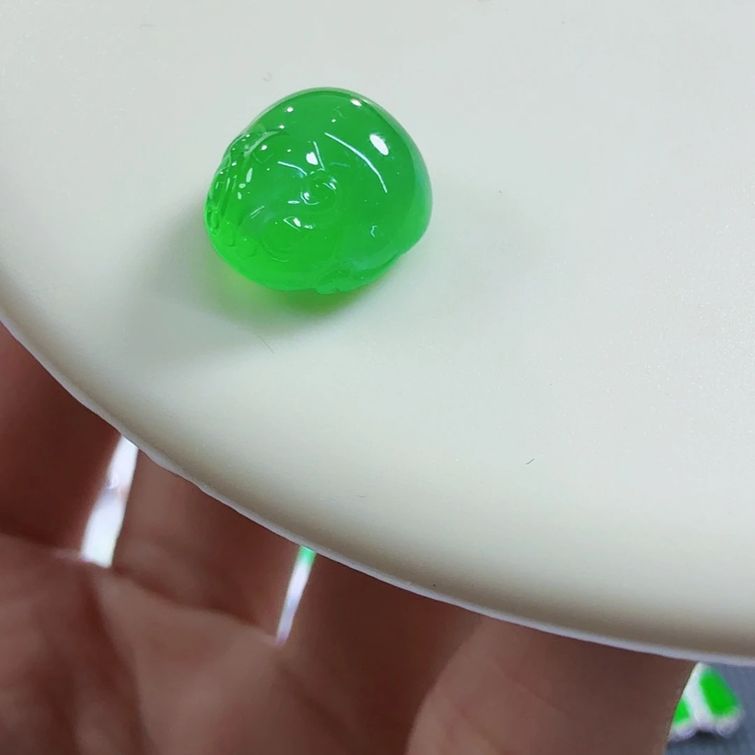 翡翠未镶嵌颈饰金蟾