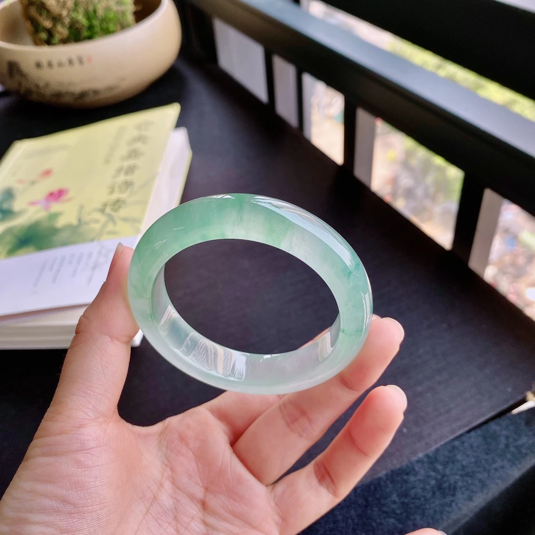 好色珠宝  圈口53缅甸老坑A货高冰种飘绿正圈女款翡翠手镯