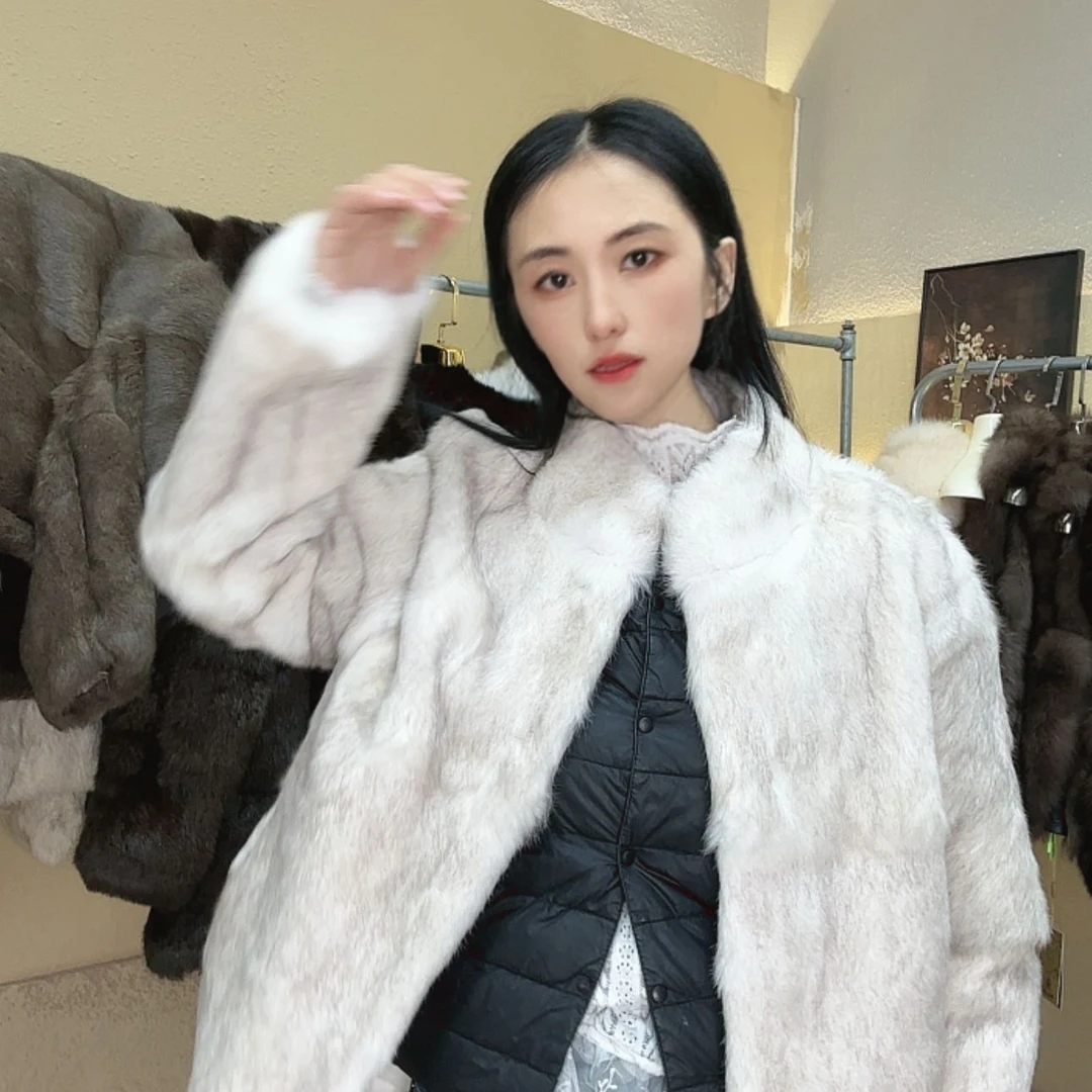 【闪购商品】兔毛外套搭配