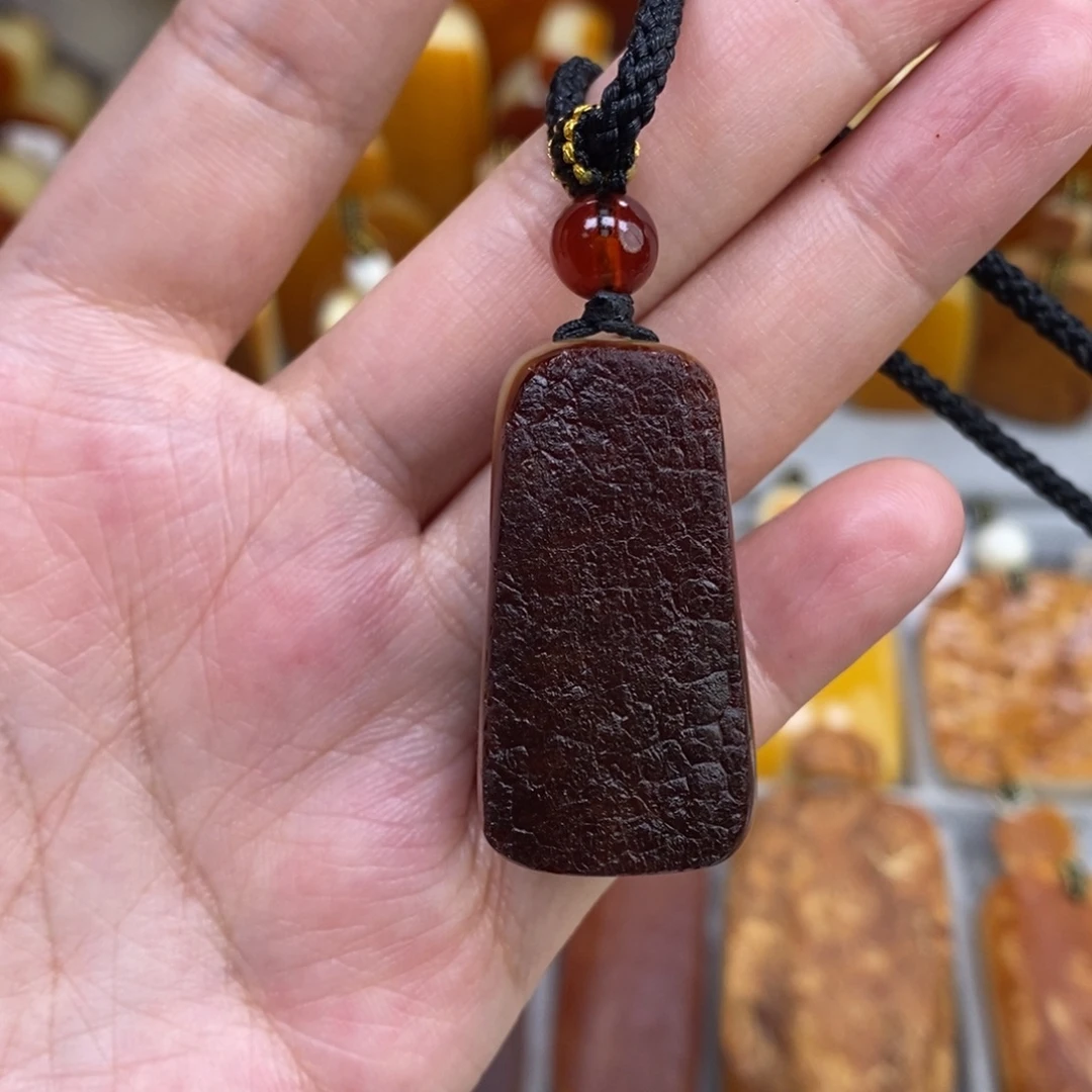 蜜蜡未镶嵌珠宝奇石