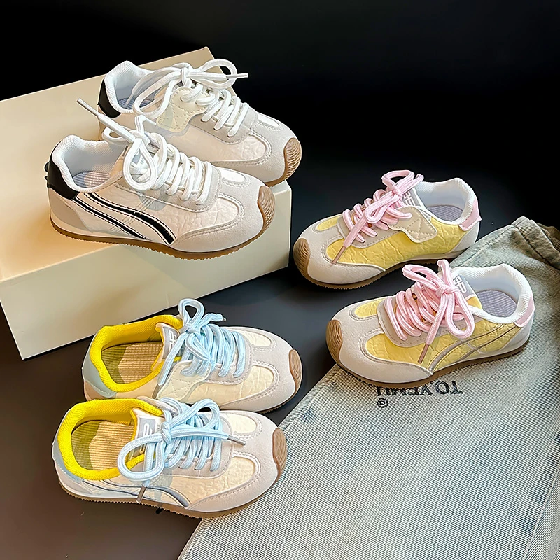 2025秋季新款女童休闲运动鞋春秋轻便透气板鞋