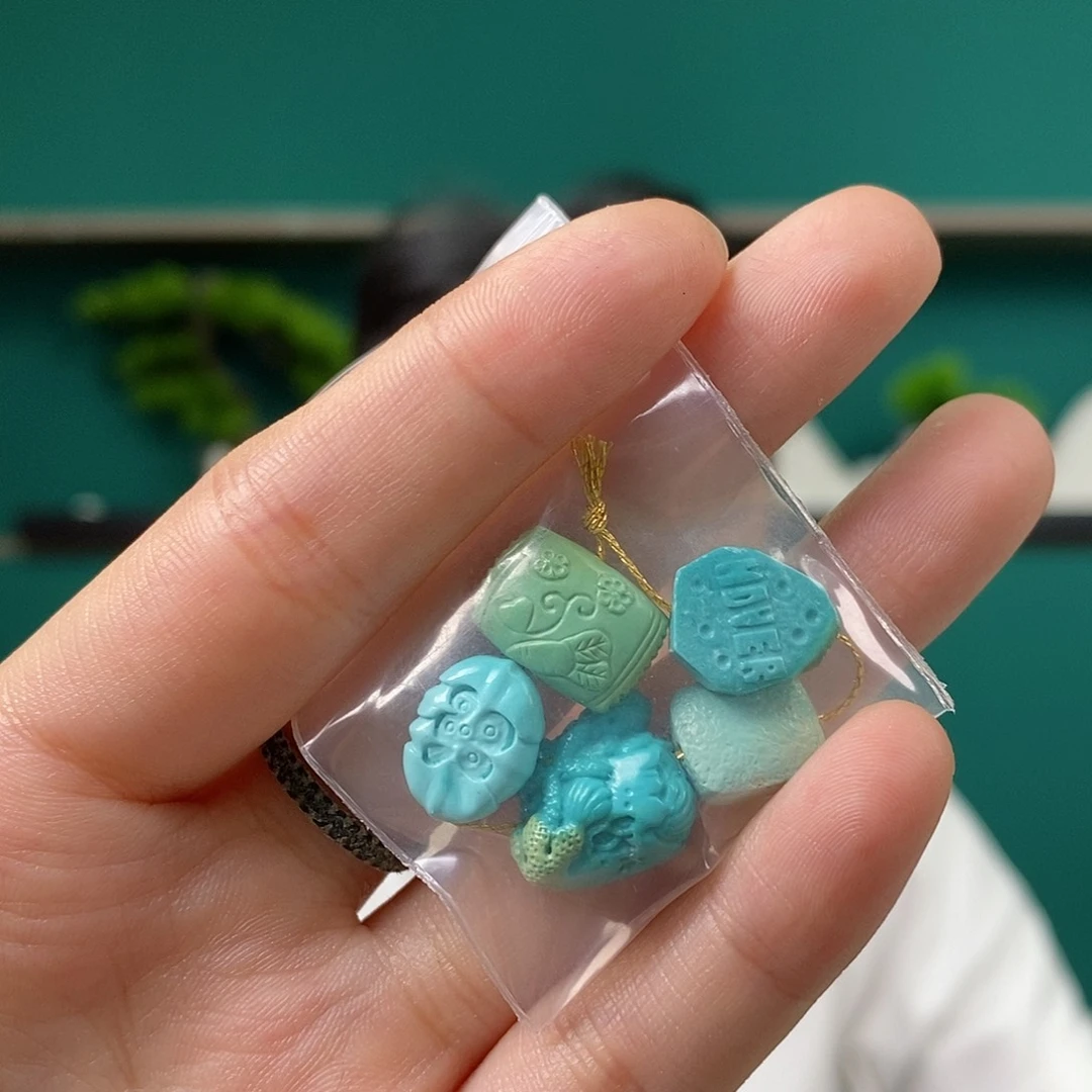 绿松石未镶嵌珠宝奇石