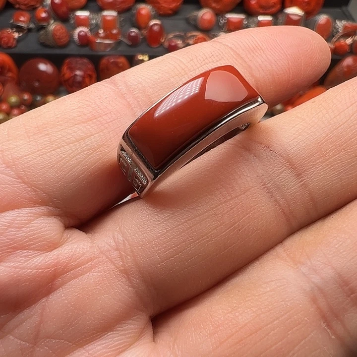 南红玛瑙未镶嵌戒指