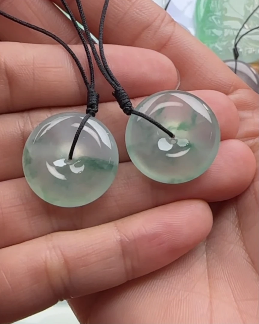 晴底飘花一对小平安扣缅甸翡翠吊坠