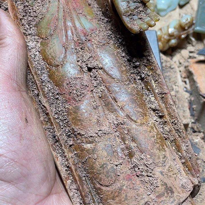 用***2和田玉（糖玉）未镶嵌颈饰