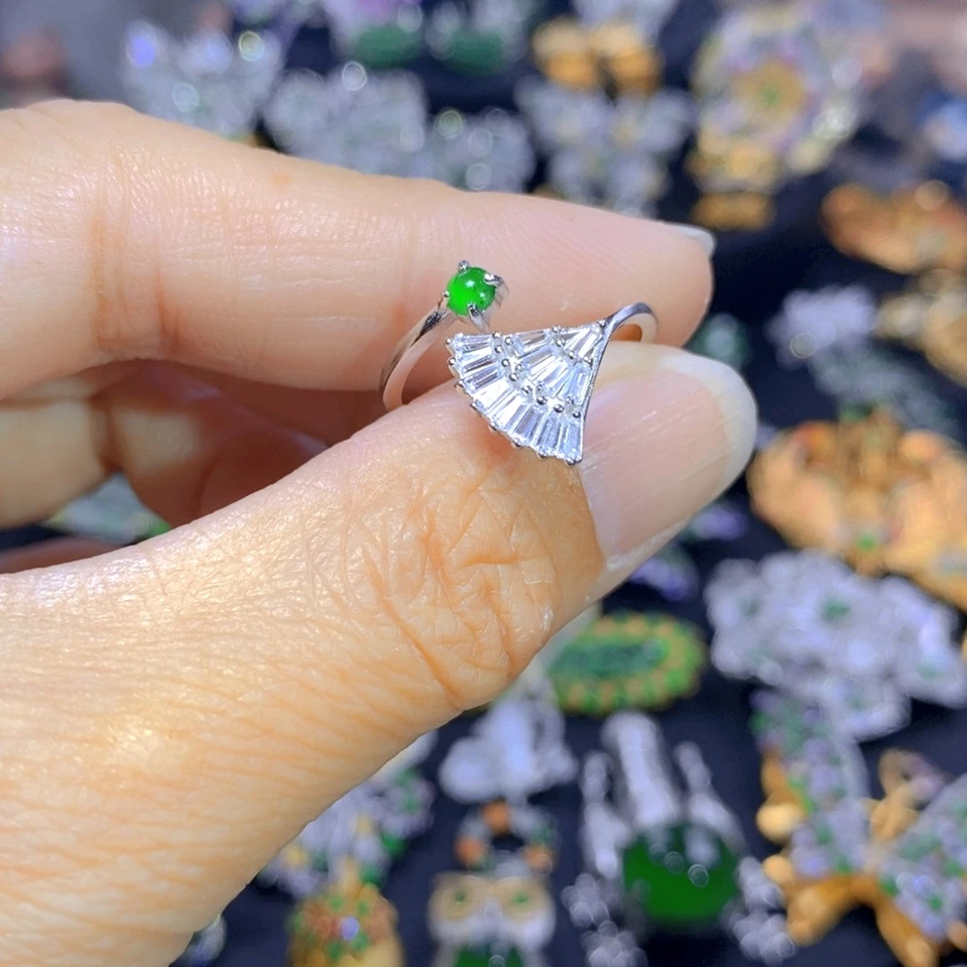 翡翠耳钉银S925镶嵌天然翡翠